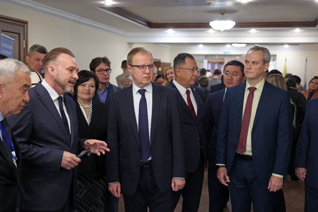 «Алтайская правда» подготовила фоторепортаж с IV Международного алтаистического форума