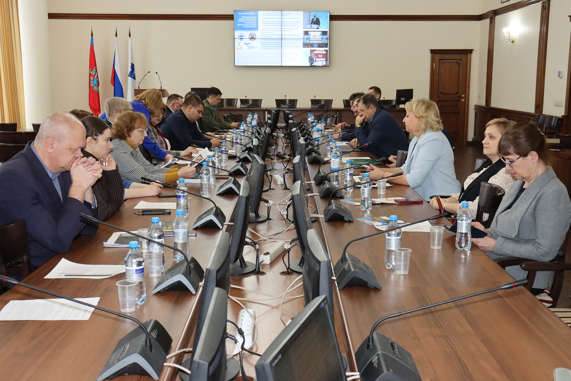 Ученые НОЦ алтаистики и тюркологии «Большой Алтай» подвели итоги работы за год и обсудили планы на будущее