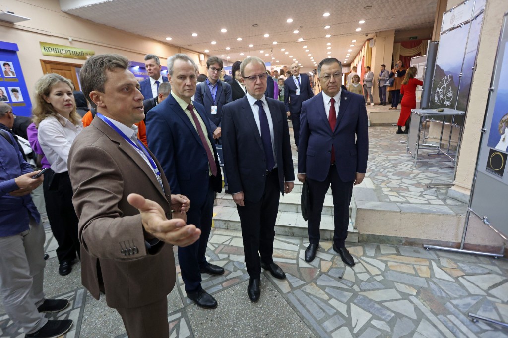 «Алтайская правда» подготовила фоторепортаж с IV Международного алтаистического форума