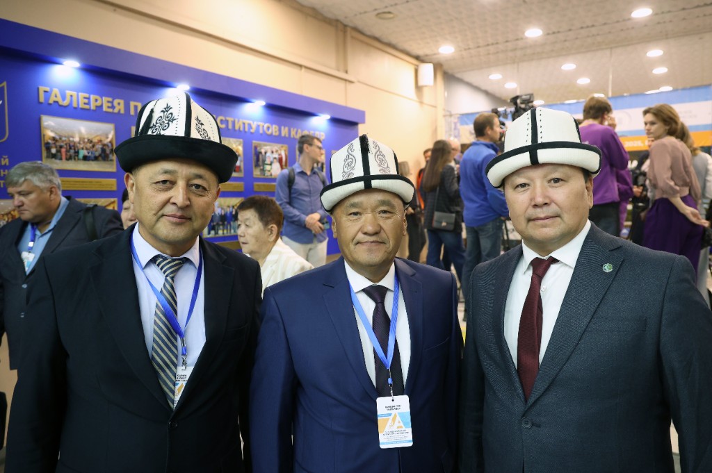 «Алтайская правда» подготовила фоторепортаж с IV Международного алтаистического форума