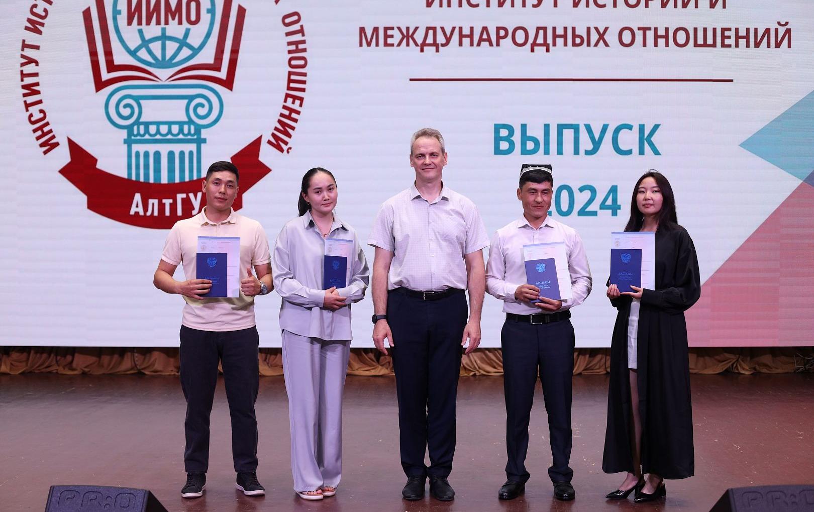 Первый выпуск по специализации «Тюркология» состоялся в АлтГУ