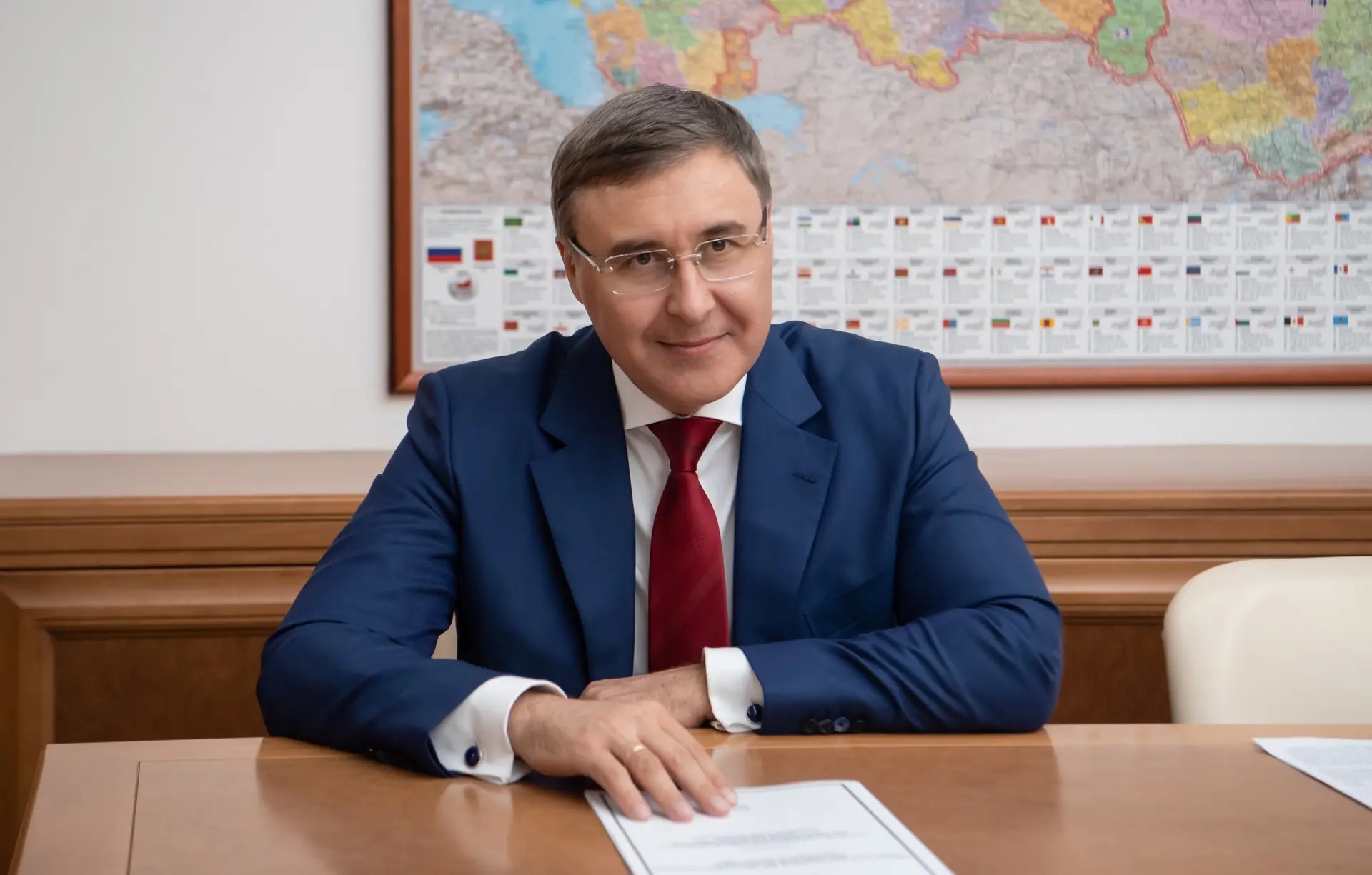 Министр науки и высшего образования России Валерий Фальков поздравляет с Днем знаний