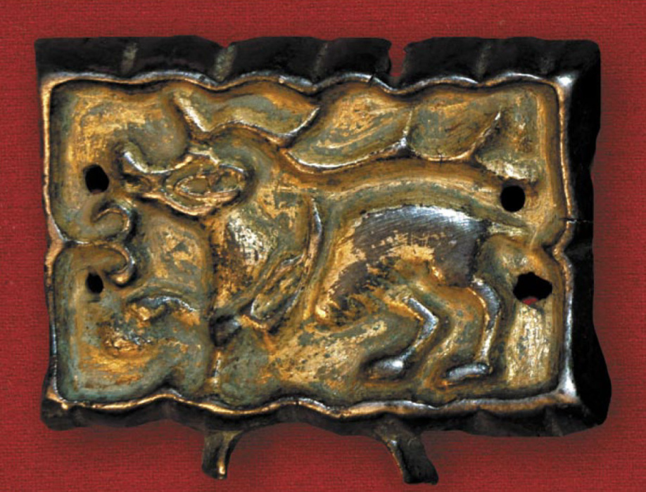 Бляха-накладка с изображением крылатого оленя