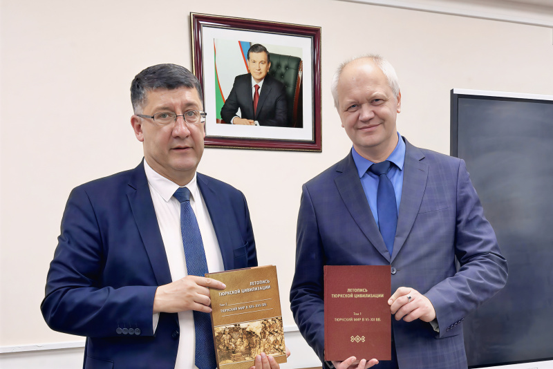 АлтГУ презентовал результаты научных исследований Большого Алтая в Самаркандском госуниверситете