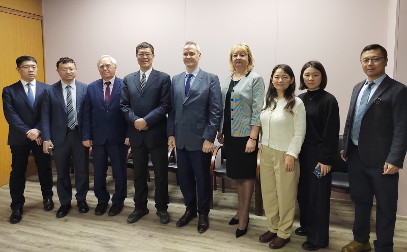 Ученые Китая и НОЦ «Большой Алтай» на встрече в АлтГУ обсудили направления научного сотрудничества 