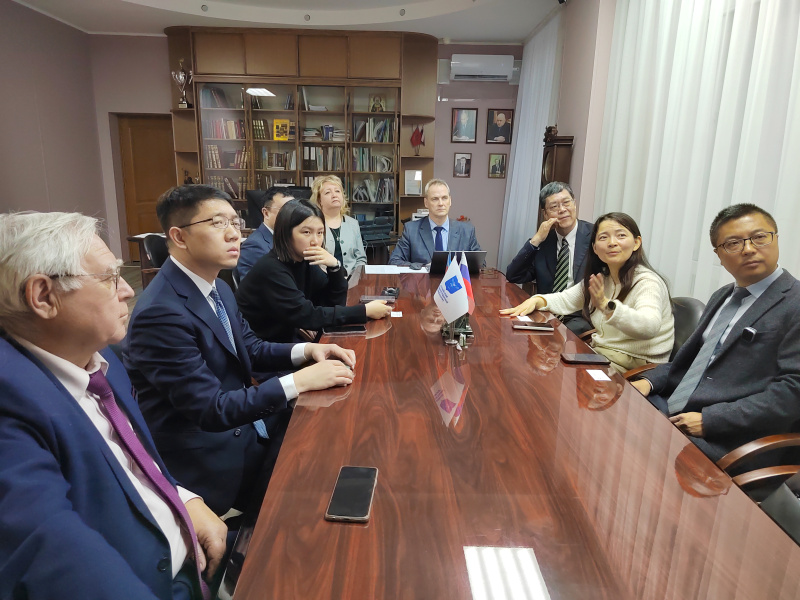 Ученые Китая и НОЦ «Большой Алтай» на встрече в АлтГУ обсудили направления научного сотрудничества 