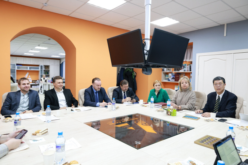 Ученые Китая и НОЦ «Большой Алтай» на встрече в АлтГУ обсудили направления научного сотрудничества 