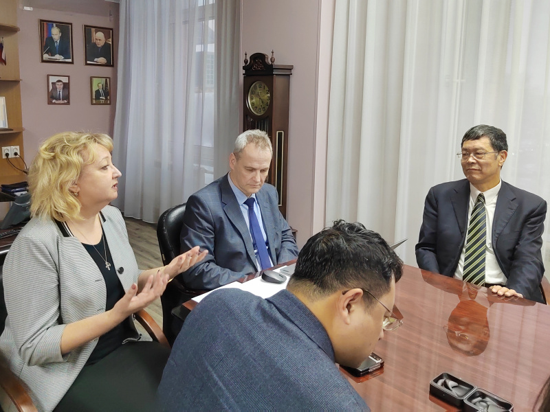 Ученые Китая и НОЦ «Большой Алтай» на встрече в АлтГУ обсудили направления научного сотрудничества 