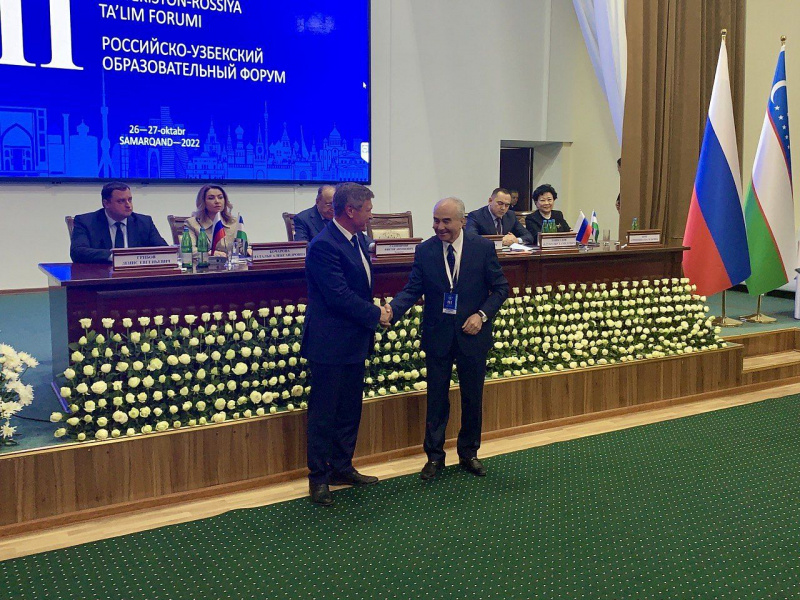Президент АлтГУ и ректор Самаркандского университета договорились о расширении научно-образовательного партнерства